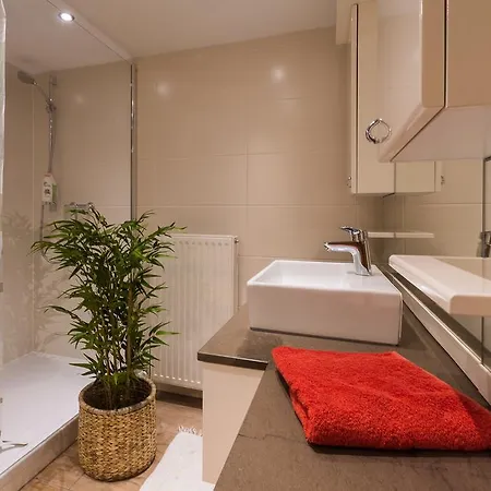 Апартаменти Elisa *